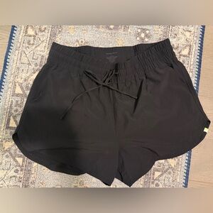 Summersalt black active shorts